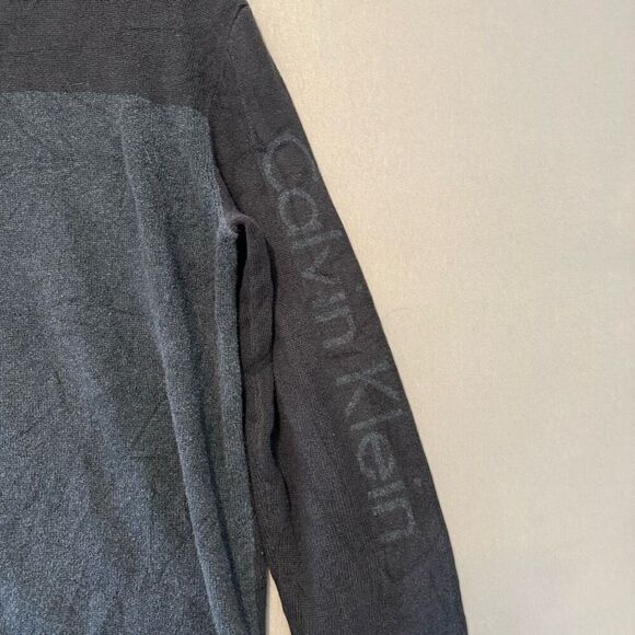 Calvin Klein Men’s Grey/Black Knit Sweater Size Small Round Neck Cotton Blend - Picture 2 of 9
